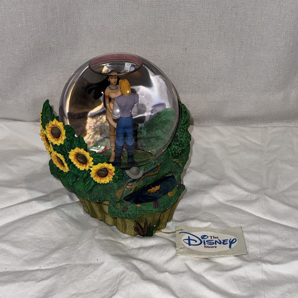 NWT Disney Pocahontas Snow Globe John Smith Colors Of The Wind Musical Meeko - Picture 2 of 8